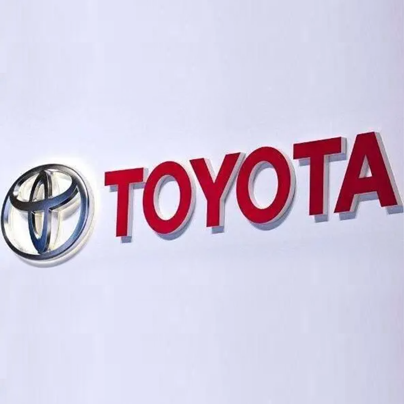 53 kilovatvalandės elektros vienam kilogramui vandenilio! Toyota naudoja Mirai technologiją kurdama PEM ląstelių įrangą