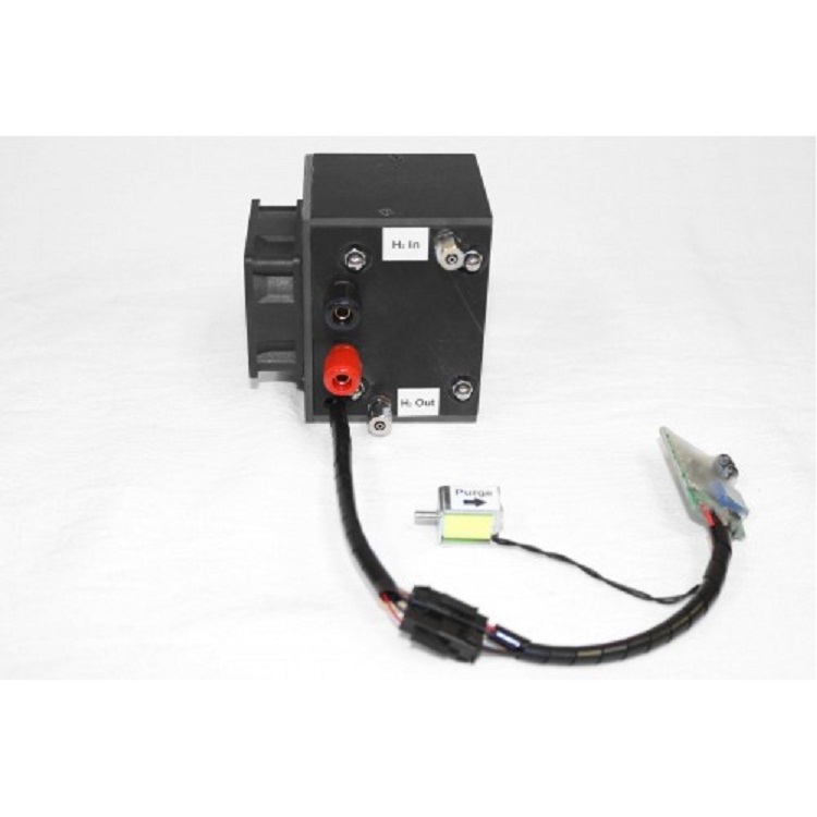Veiksmingas ir tvarus 220 W drono vandenilio kuro elementų kaminas